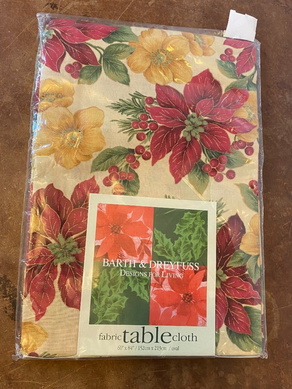 Barth & Dreyfuss 60" x 84" Oval Christmas Tablecloth Red Poinsettia Green Holly